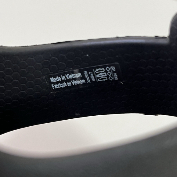 CROCS x HELLO KITTY AND FRIENDS MY MELODY AND KUROMI STOMP SANDAL size 7 NEW - Picture 8 of 9